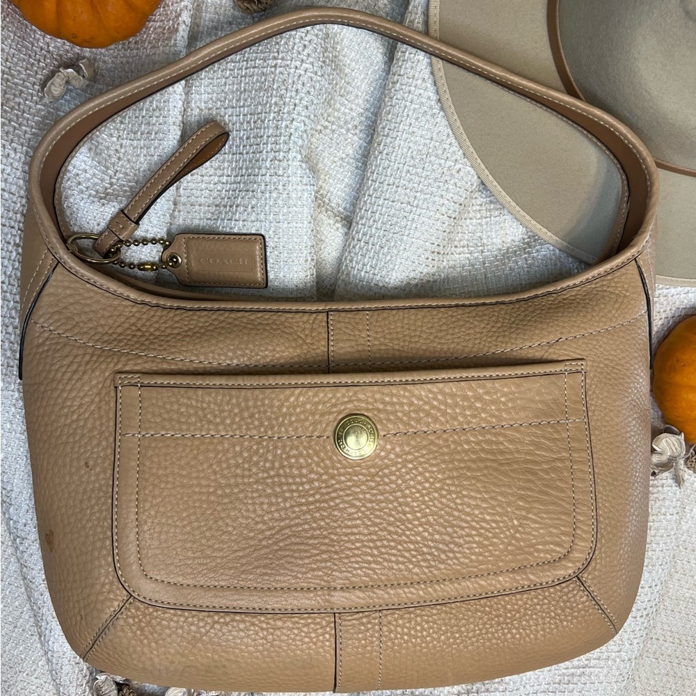 Coach Vintage pebbled Tan Leather  Ergo hobo 11612